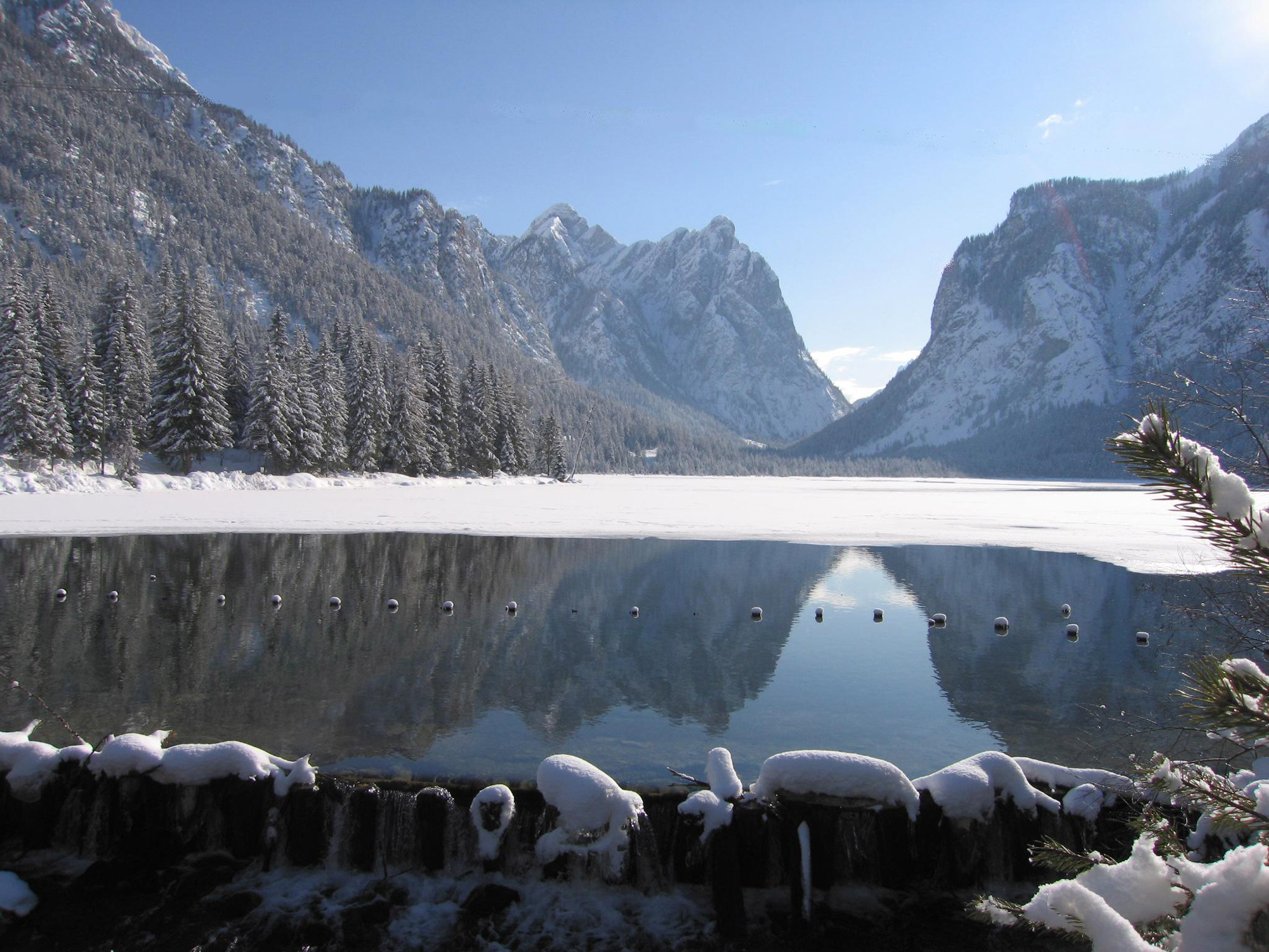 Lago di Dobbiaco in inverno