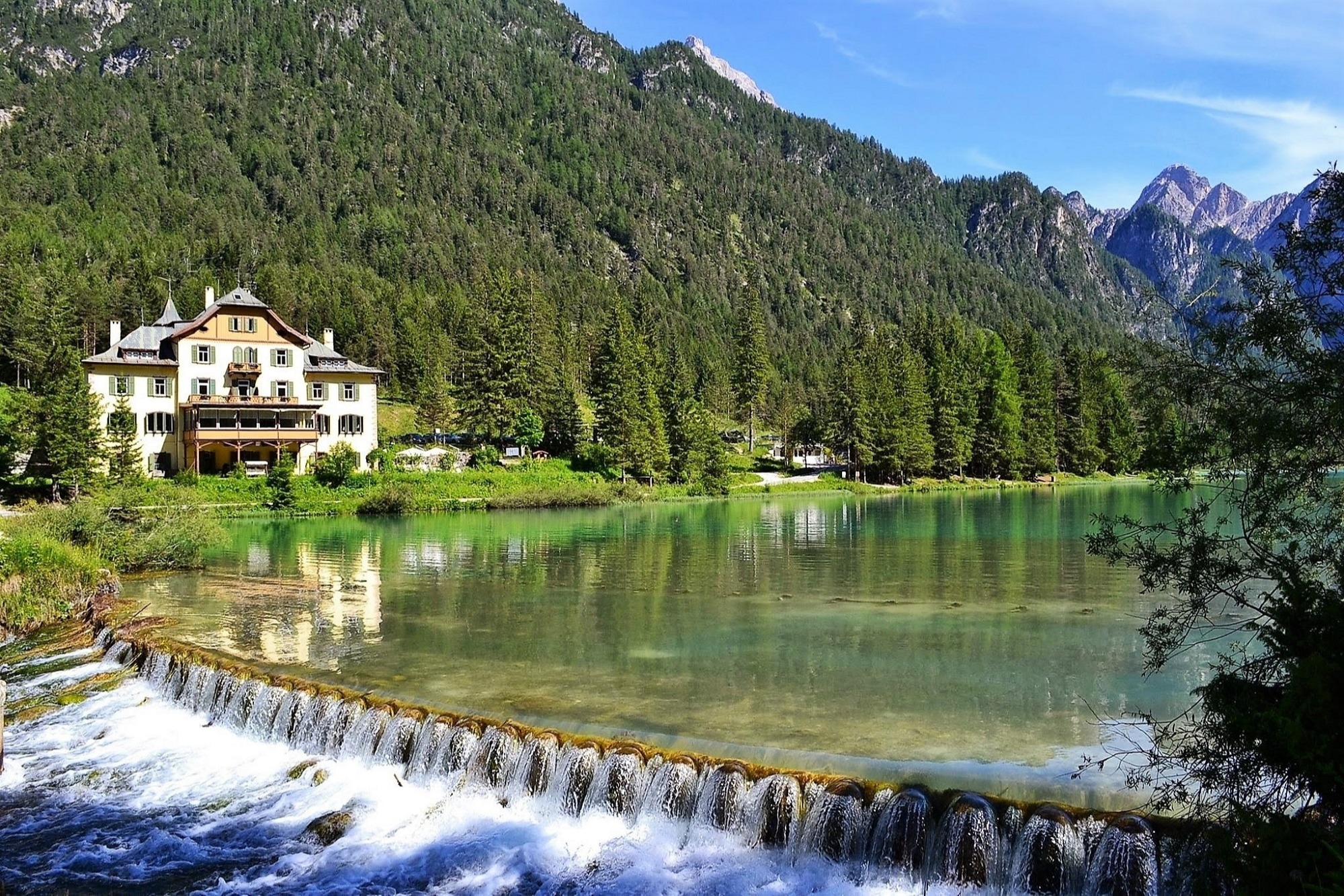 Hotel Baur at the lake